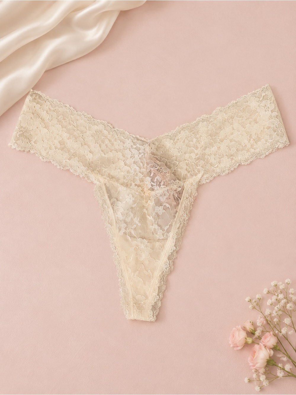 NWT Victoria’s Secret Ivory Beige Floral Lace Thong Size Medium